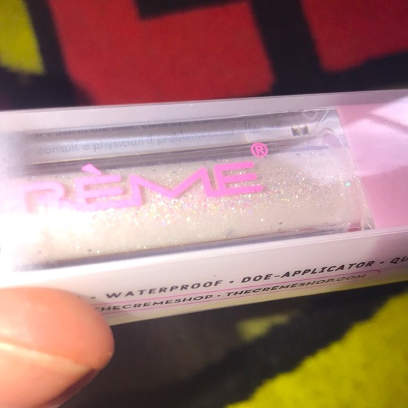 ✨🆕BNIB!Crème Shop x Hello Kitty Limited Edition Glitter Gel in “Sparkly Time”🎀 - Picture 4 of 9